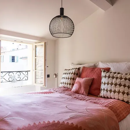 Superb 3 Bedroom On The Port By Interhome Saint Tropez