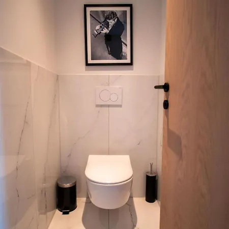 Superb 3 Bedroom On The Port By Interhome